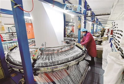 瞄準(zhǔn)市場研發(fā)環(huán)保包裝袋，環(huán)保設(shè)備創(chuàng)新驅(qū)動(dòng)產(chǎn)業(yè)升級(jí)